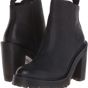Dr Martens Magdalena Black Boot